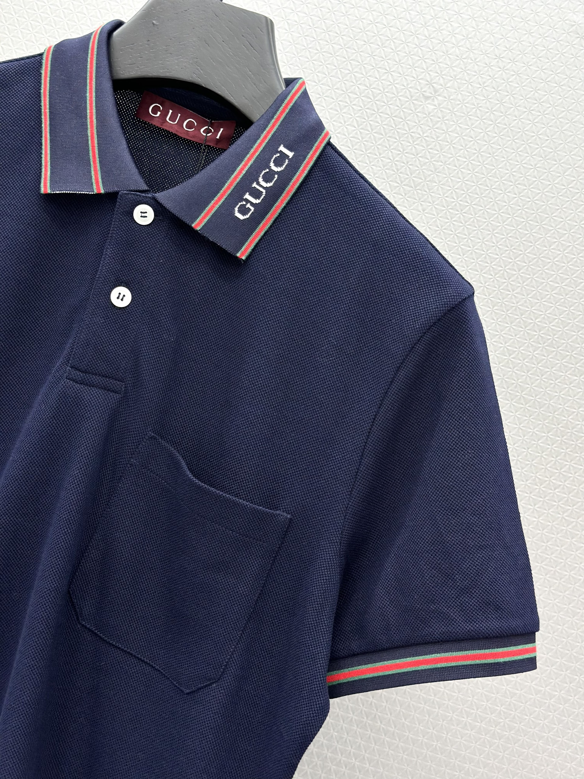 Áo polo Gucci GC logo cổ kẻ viền Đỏ Like Auth 1-1 on web VTN